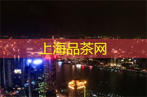 洒落的梦想与夜色中的勇气